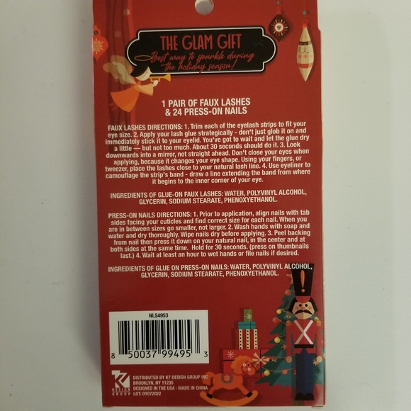 Set Of 24 Press On Christmas Nails and 1 Pair of Sparkly Faux Lashes - Picture 2 of 4
